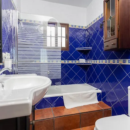 Vila Cortijo Romero *